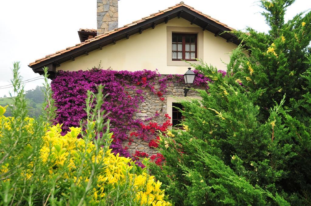 Gasthaus Casa Rural Llugaron I Miravalles Exterior foto