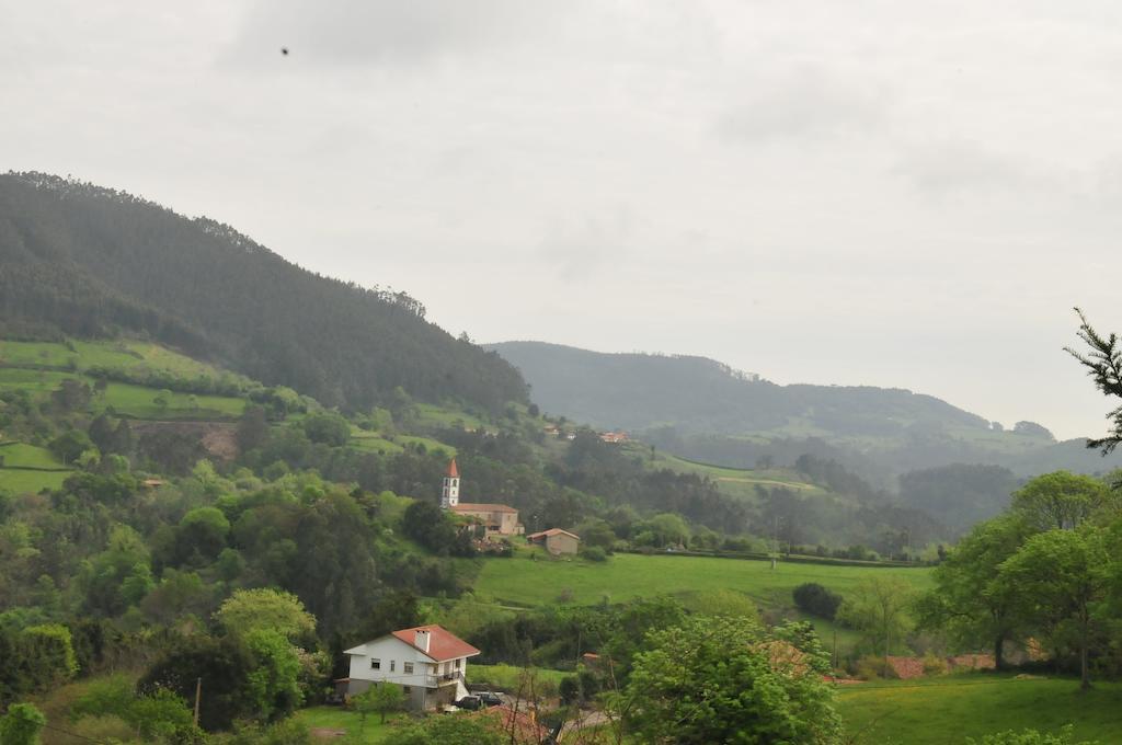 Gasthaus Casa Rural Llugaron I Miravalles Exterior foto